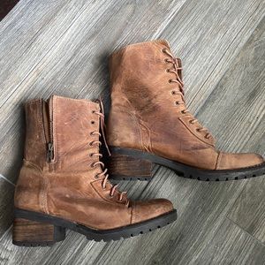 Troopa brown boots from Cuesta Blanca